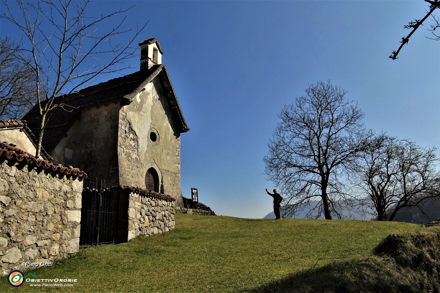 02 Fraggio, la chiesetta di S. Lorenzo del sec. XIV .JPG